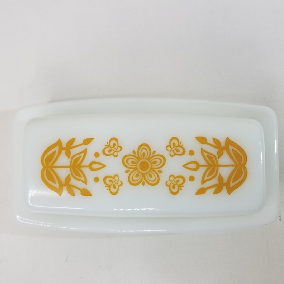 Pyrex Vintage 1970s Butterfly Gold Covered Butter Dish 72-B Milk Glass - Picture 4 of 9